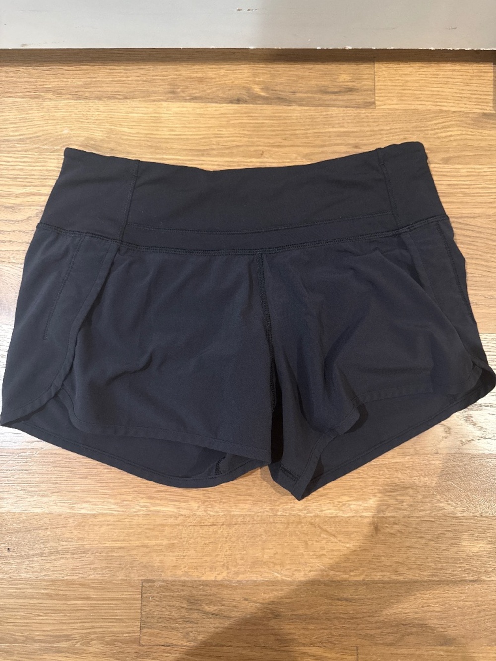Lululemon Speed Up short black size 4